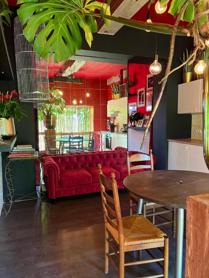 Tiny Kot -pompkot - buskot - plantkot -Boekenkot en love kot Poelkapelle Buitenkant foto